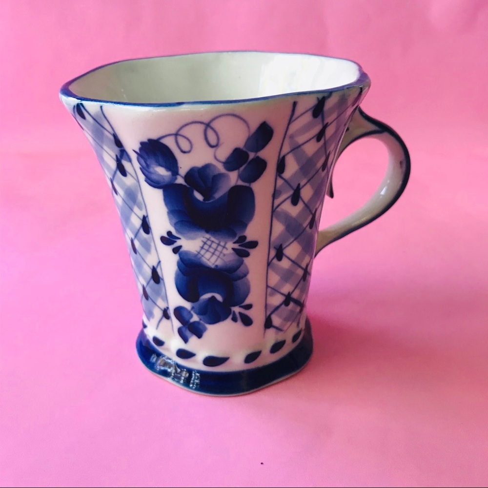 Vintage white/blue porcelain Gzhel cup